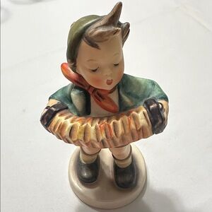 Charming Musician Figurine pre owned
